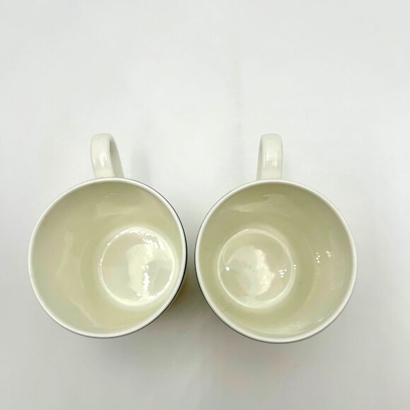 Set Of 2 Mikasa Christmas Holly Bone China Mugs 10 Oz - Picture 4 of 6